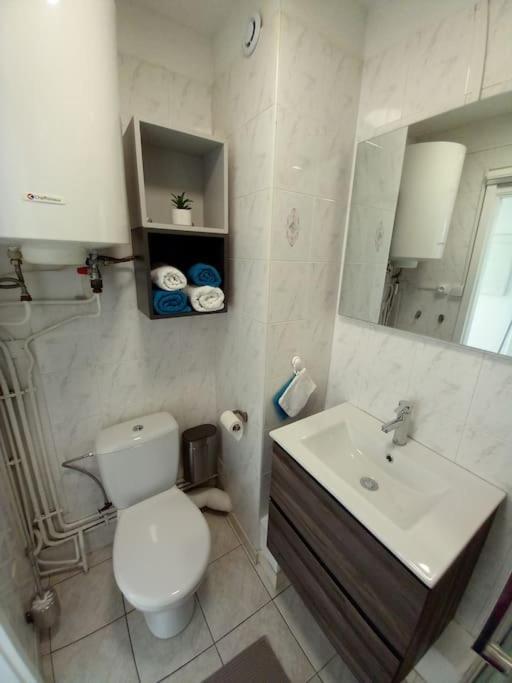 Appart 2/4 Pers Proche Centre Avec Balcon, Parking Narbona Zewnętrze zdjęcie